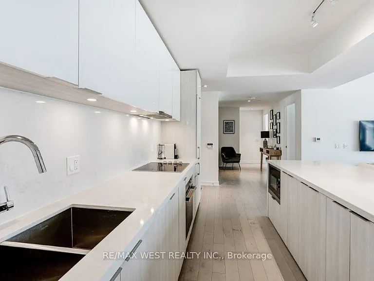 15 Queens Quay E #1006 — Photo 8