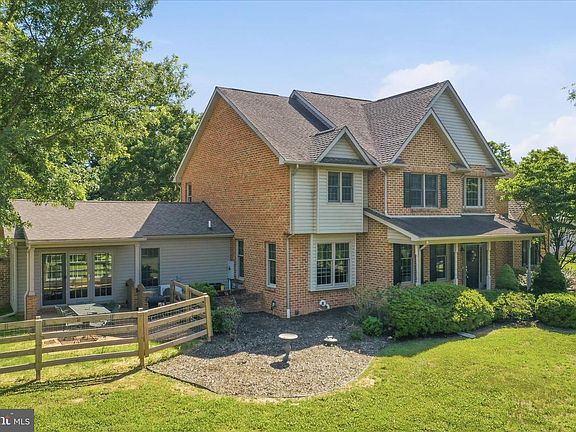 3rd image of 21615 Ridenour Rd