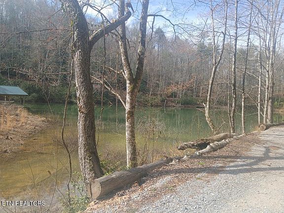 4th image of Waters End Rd