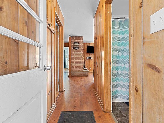 3rd image of 14482 Parkway Rd