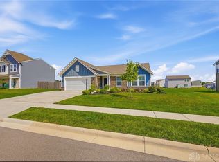 790 Hunters Run Dr, Brookville, OH 45309