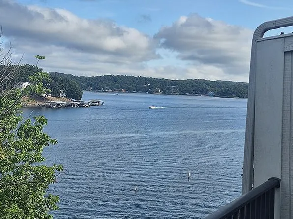 98 Jonathan Dr #4C, Lake Ozark, MO 65049