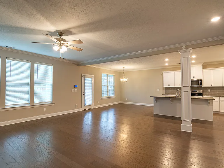 453 Arrowwood Dr — Photo 10