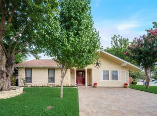 2000 Brentwood Ln, Carrollton, TX 75006