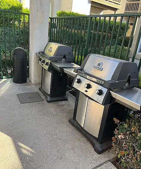 BBQ area located in a common area