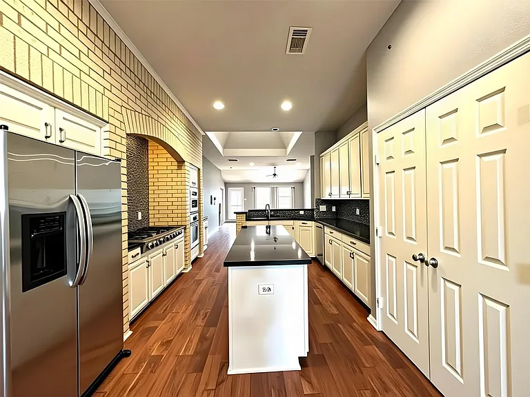 1423 Greenway Village Dr — Photo 12