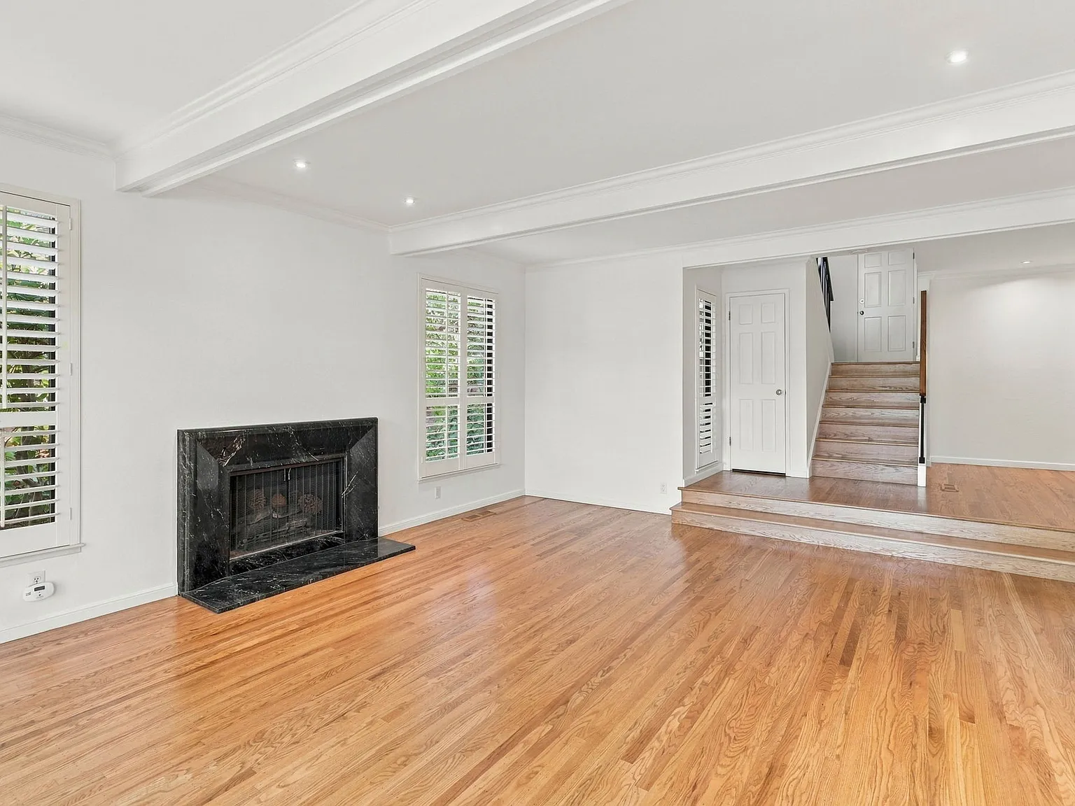 3 bed, 2.5 bath, 2150 sqft, $9,500 — Photo 4
