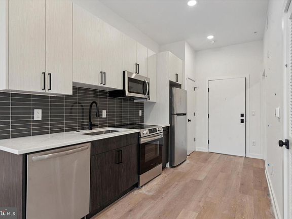 3rd image of 1704 Frankford Ave #202
