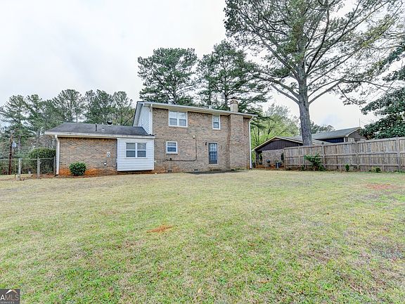 3rd image of 4322 Dogwood Farm Rd