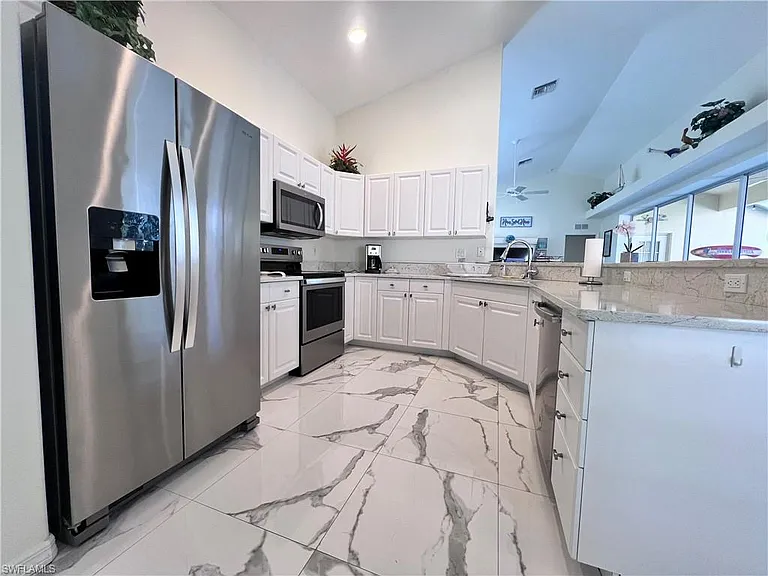 1031 Tivoli Ln — Photo 2