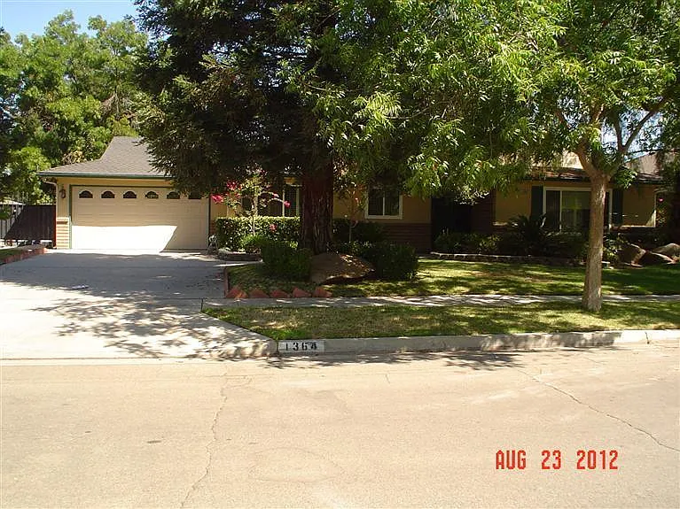 1364 W Warner Ave photo 1