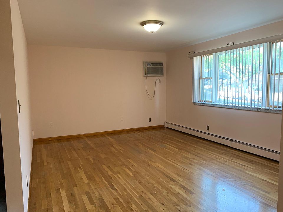 1st image of 1326 Allerton Ave