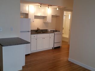 1639 Farwell, Milwaukee, WI 53202