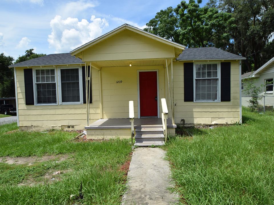 1st image of 1239 Oakhill St