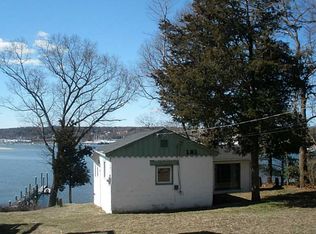 121 Grand View Dr, Warwick, RI 02886