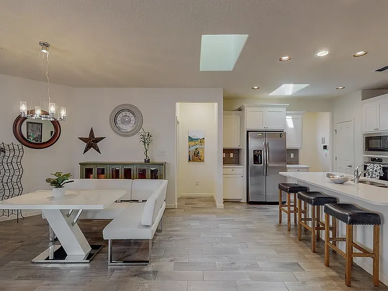 7309 Ojai St NE — Photo 4