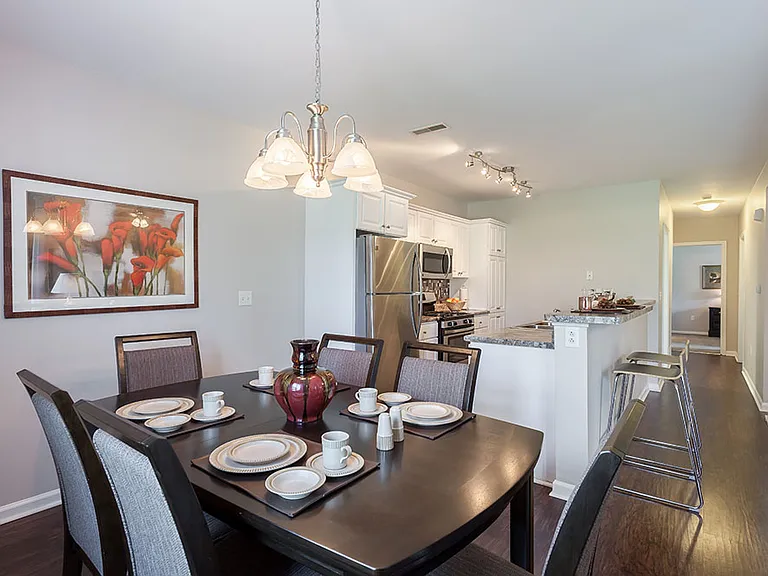 Oakmonte Apartment Homes — Photo 9