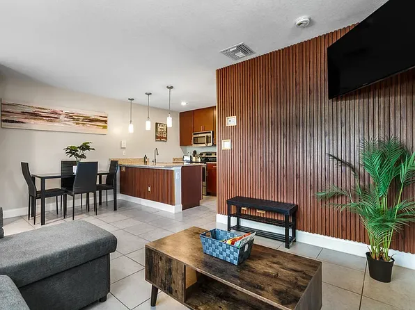 202 N Fremont Ave APT 1, Tampa, FL 33606