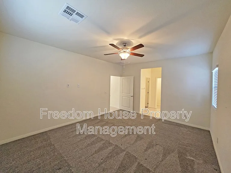56 Pioneer Range Ave — Photo 36