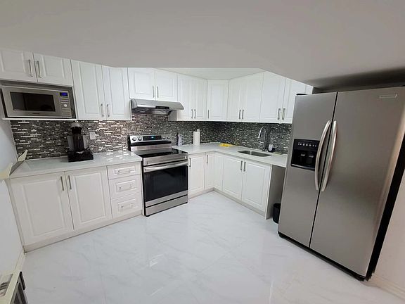 3rd image of 17 Linwood Ave