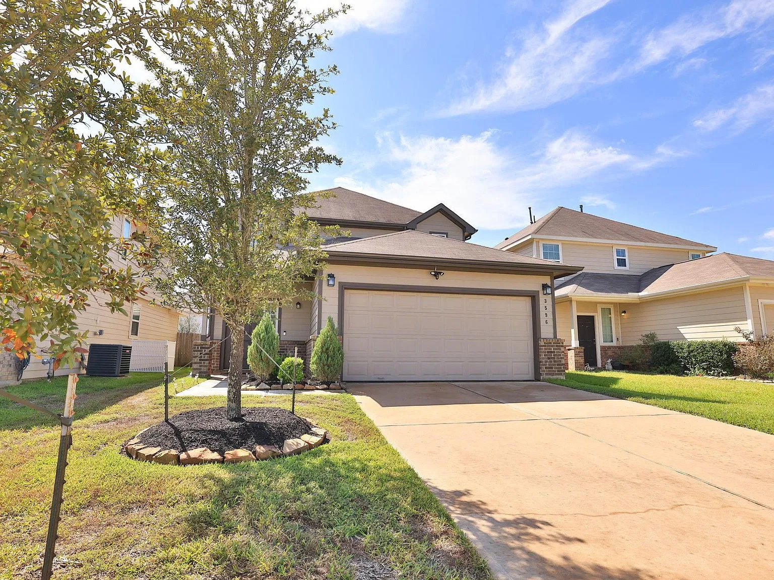 5 bed, 2.5 bath, 2628 sqft, $2,300 — Photo 4