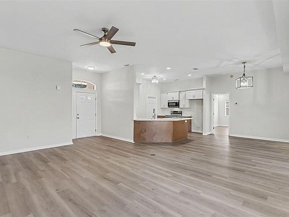 3rd image of 117 HARBOR WAY