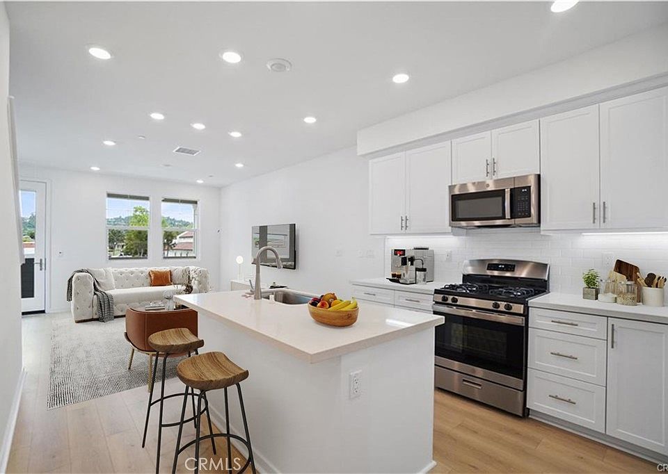 1st image of 16424 Whittier Blvd #1