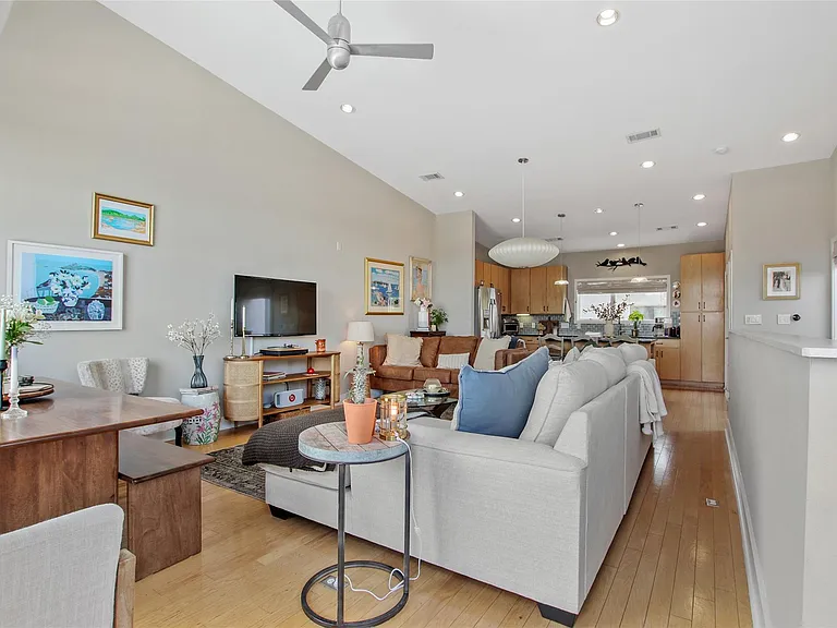 1702 S Lamar Blvd #3 — Photo 4
