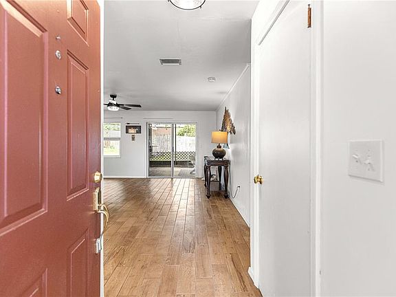 4th image of 3500 SE 31st Ter