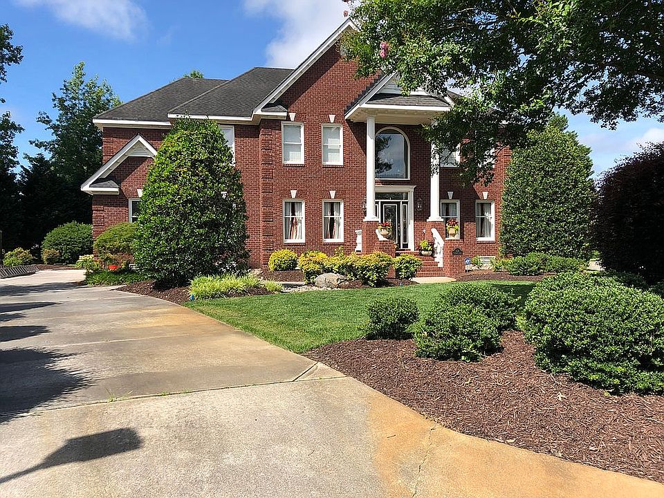 1st image of 904 Poquoson Cir