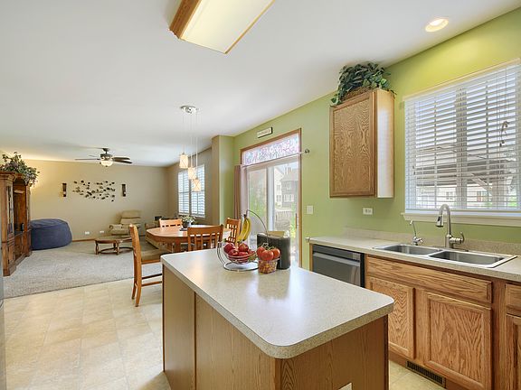 2nd image of 908 Angelica Cir