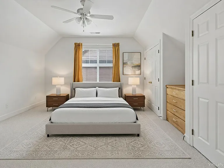 1588 Oak St — Photo 30