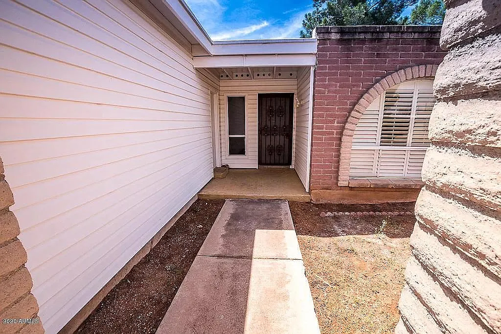 972 Sahuaro Dr — Photo 3