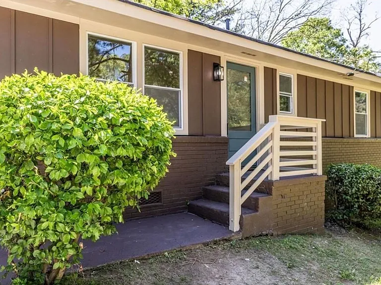 2752 Marco Dr NW — Photo 3