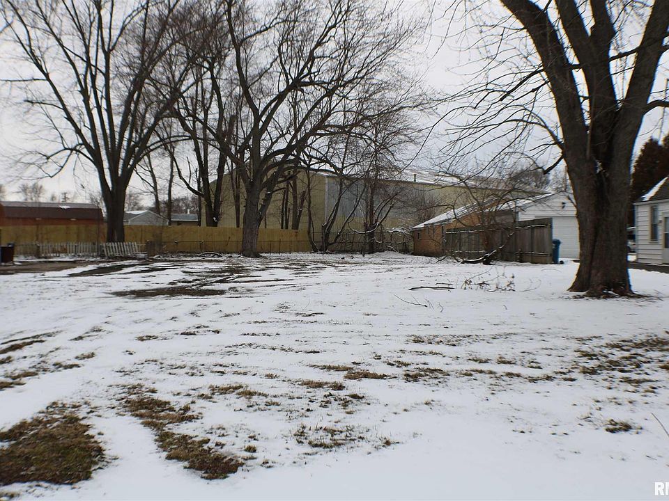 2nd image of 2317 Richards Ln