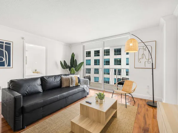 1 SE 12th St, Miami, FL