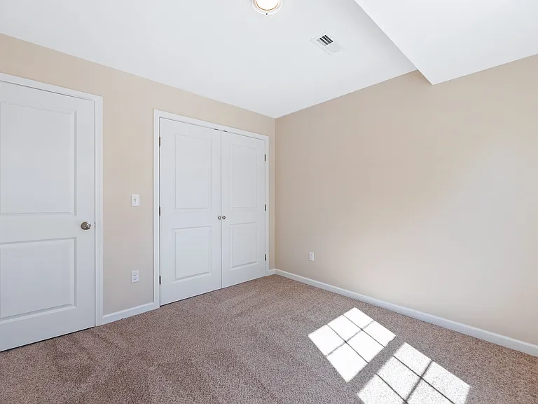 821 N Clara St — Photo 14