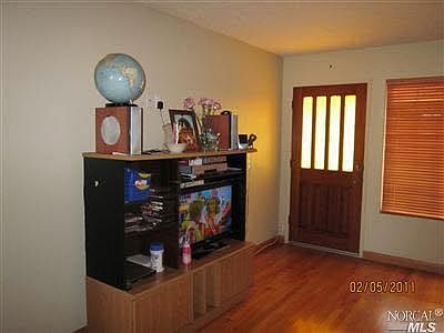 3rd image of 8467 Alden Ln