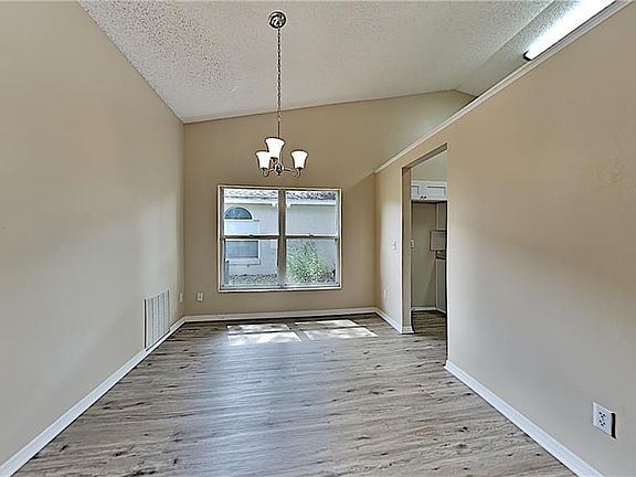 5th image of 1417 Woodfield Oaks Dr
