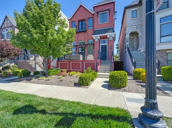 3685 Crocker Dr, Sacramento, CA 95818