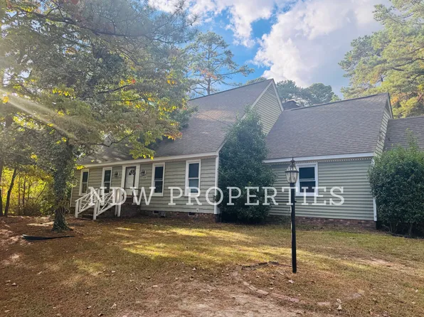 3408 Greenbriar Dr, Rocky Mount, NC 27804
