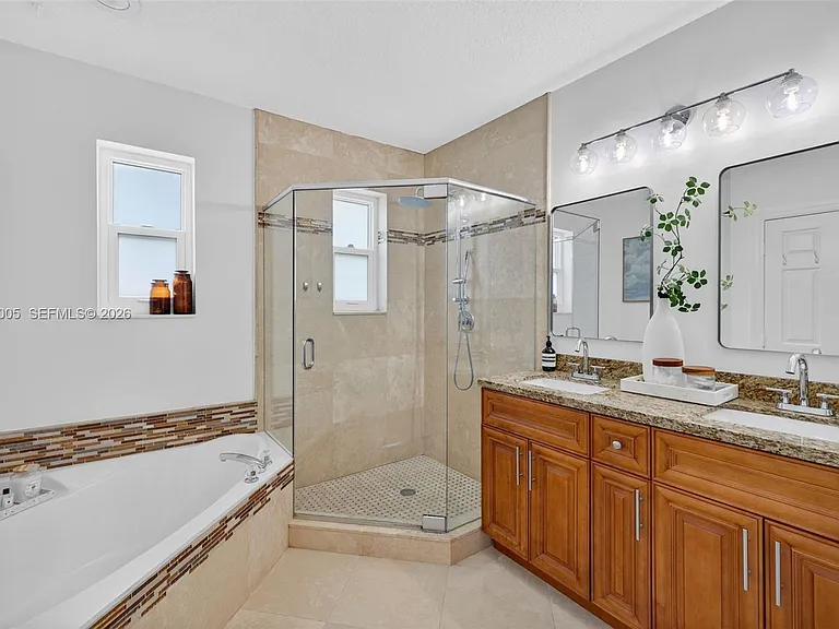 1214 W Las Olas Blvd — Photo 36