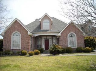 21 Magnolia Trace Dr, Harvey, LA 70058