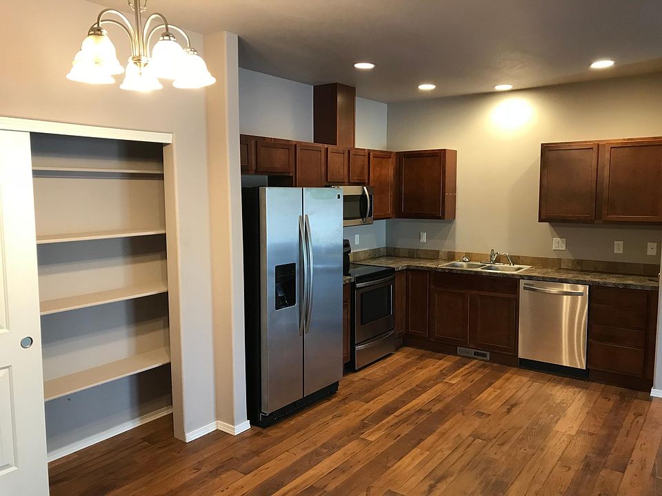 2nd image of 100 Teal Ct