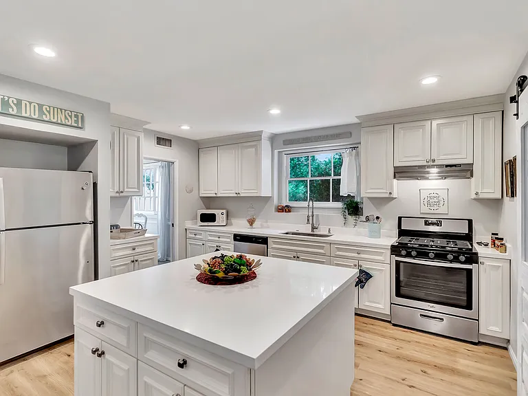 Ybarra Rd — Photo 10