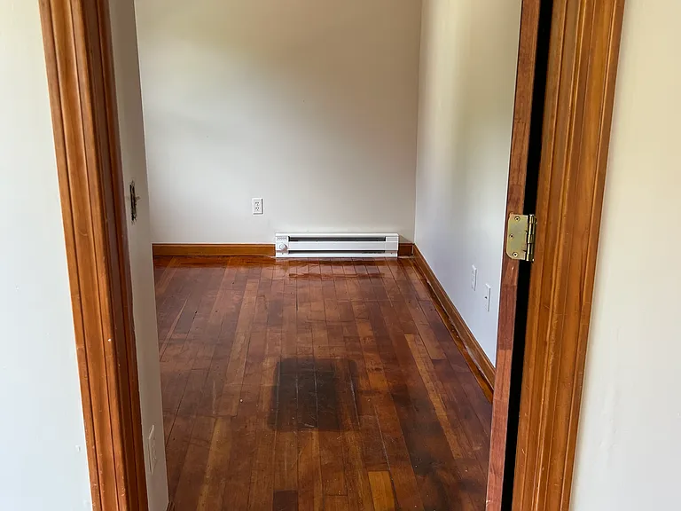 21 Clarke St #B — Photo 7