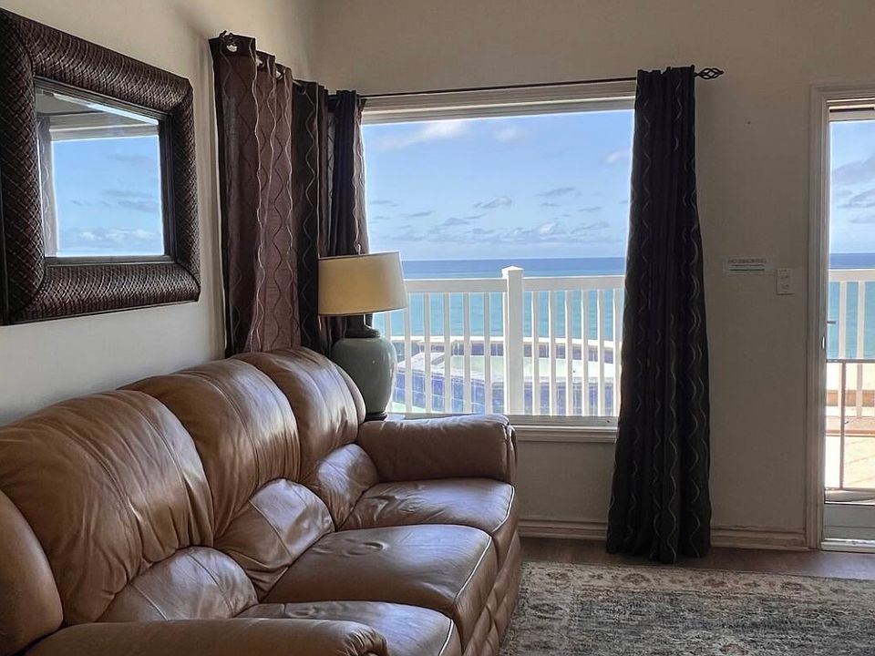See the ocean from the living room