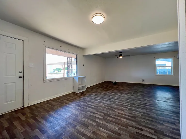 1717 Grant St — Photo 3