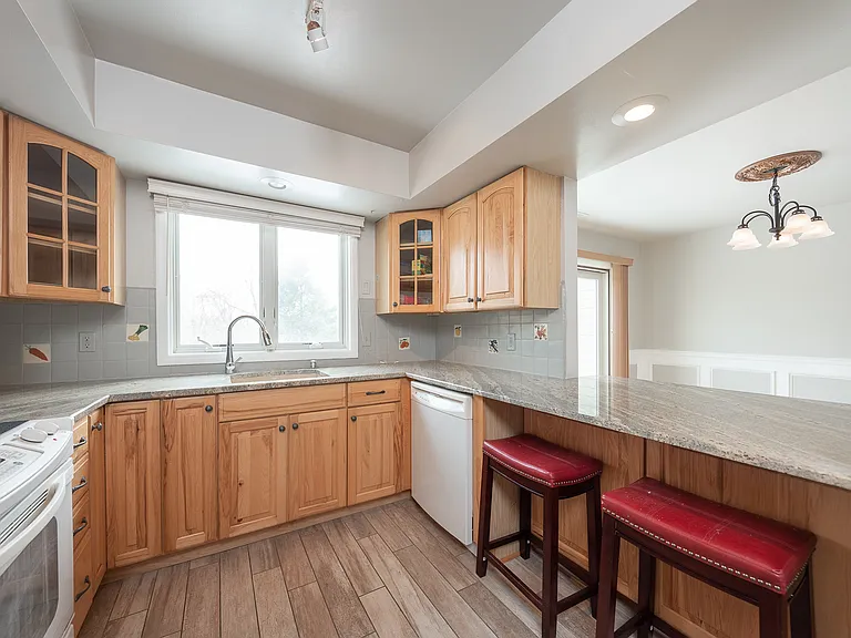 7 Ingham Way — Photo 8