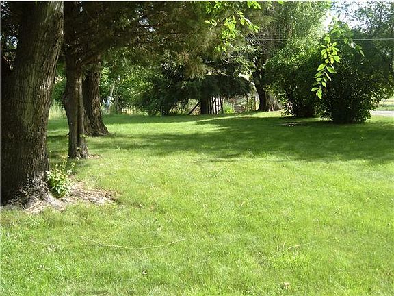 4th image of 71 Heibert Dr